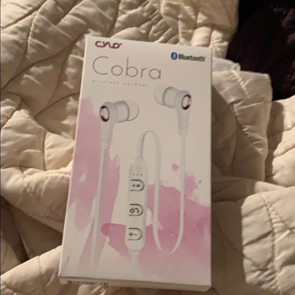 CYLO Cobra Bluetooth Wireless Earbuds - NEW!